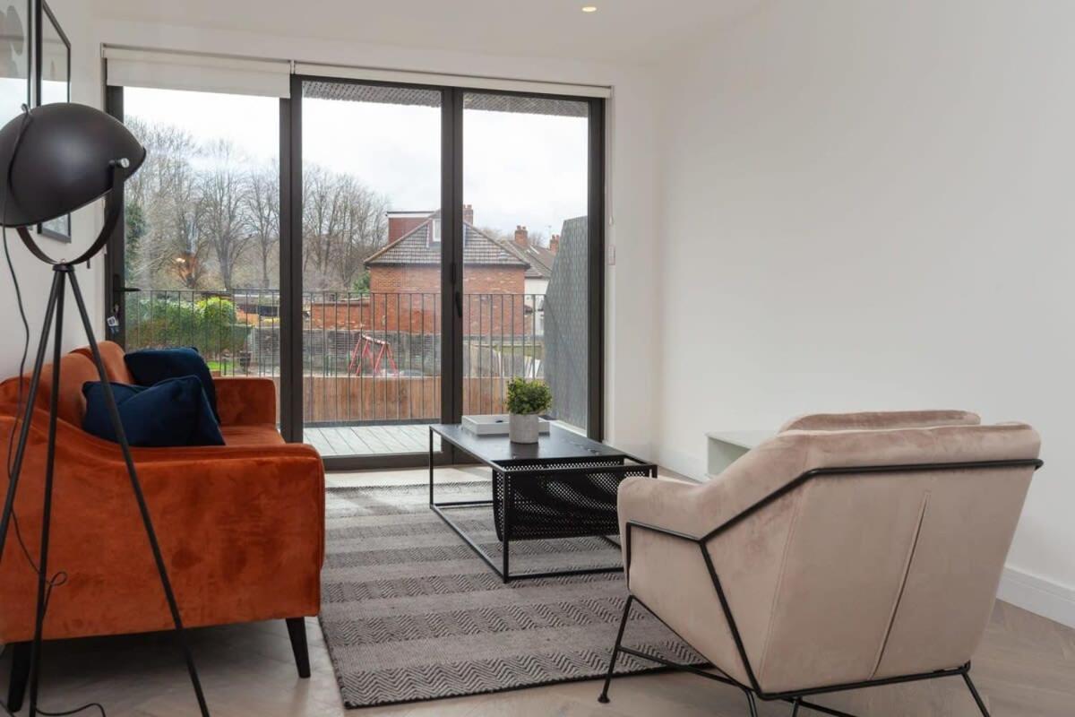 Modern 2 Bedroom Apartment In Wimbledon Londra Dış mekan fotoğraf